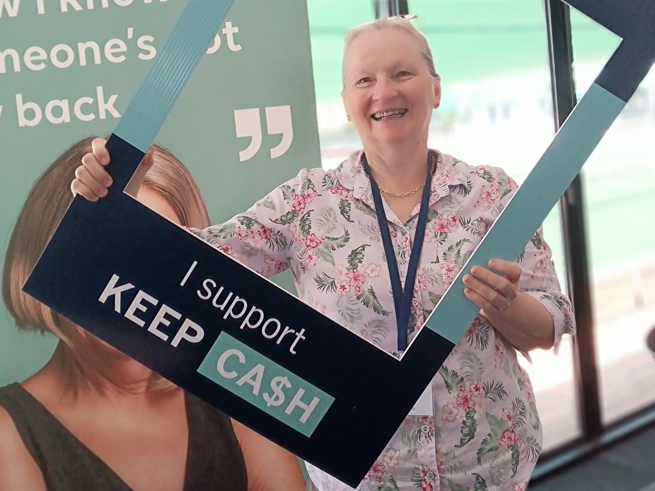 Desley showing her support for the Keep Cash Campaign at the second Digital Skills Workshop on 11/3/2026.