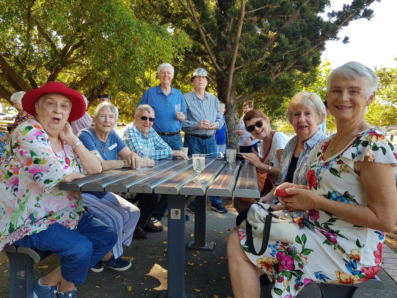 Lots to talk about! Always good to catch up and have a chat with friends in NSA New Farm Branch. 
August 2023.

Photo: Courtesy Francesca.