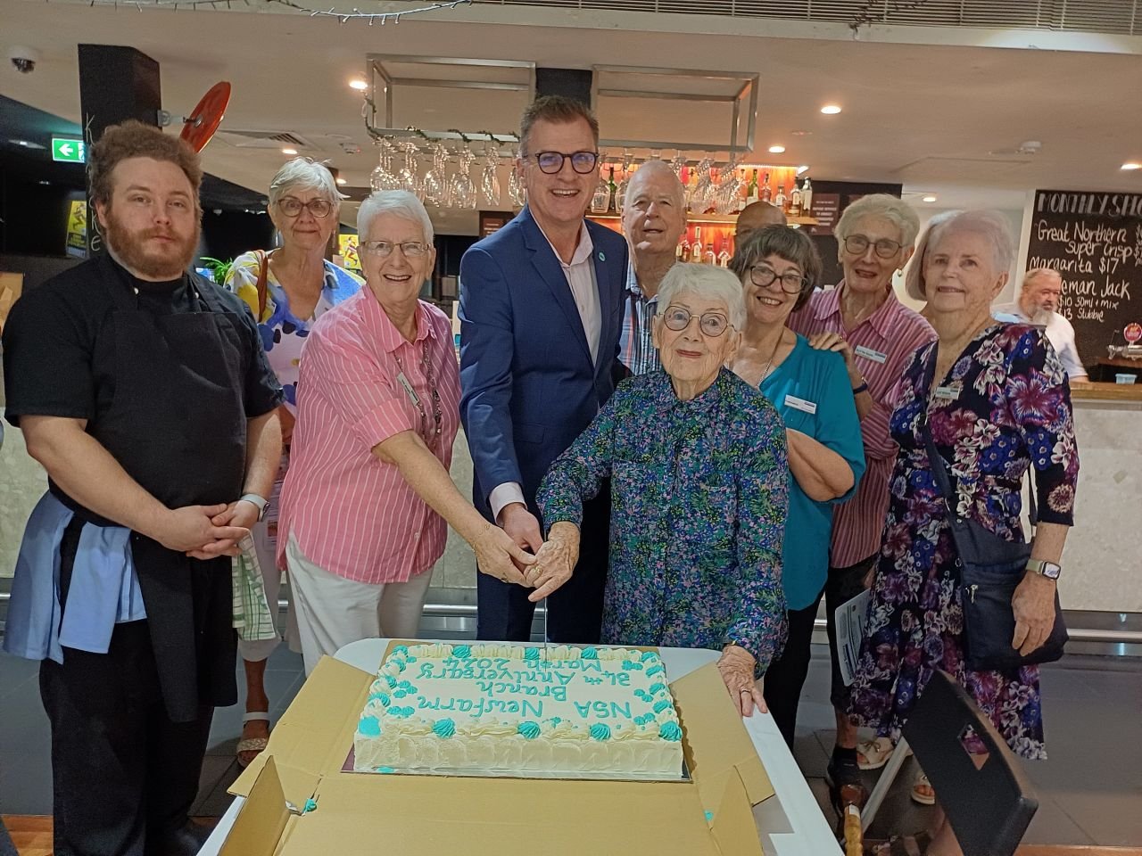 The Brunswick Hotel, New Farm.
NSA CEO Chris Grice, cutting the cake, ably assisted by senior branch members right up to the age of 92. Congratulations all round!