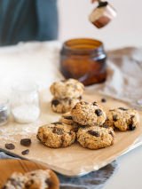 Chewy oat, banana, and raisin breakfast biscuits