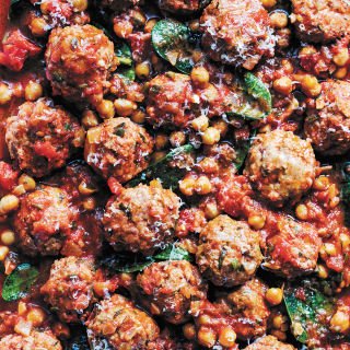 Veal meatballs with spinach and chickpeas