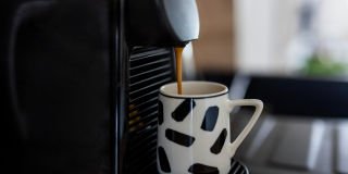 Coffee lovers switch to home brew