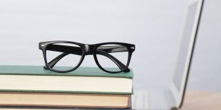 Pros and cons of smart glasses