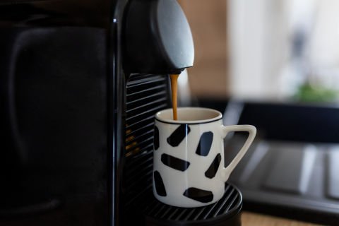 Coffee lovers switch to home brew