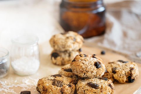 Chewy oat, banana, and raisin breakfast biscuits