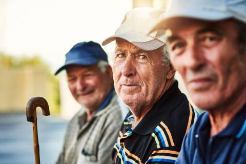 Don't go it alone: Life satisfaction among older Australians