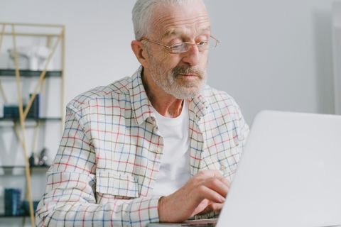 Everyday habits to help you stay scam safe